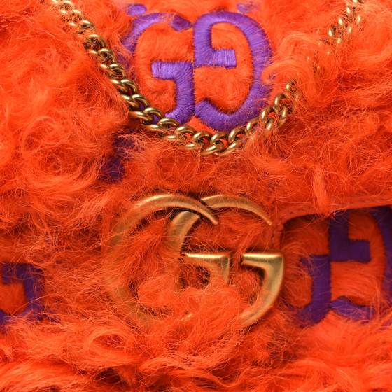 ショルダーバッグ・ポシェット Marmont Super Mini Shearling Bag in Orange Gucci Marmont Super Mini Shearling Bag in Orange - Runway