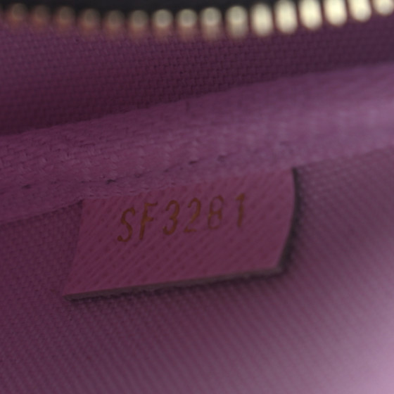 Louis Vuitton キャンプ Dopp Kit Monogram Eclipse Canvas - Travel M46354 | LOUIS VUITTON