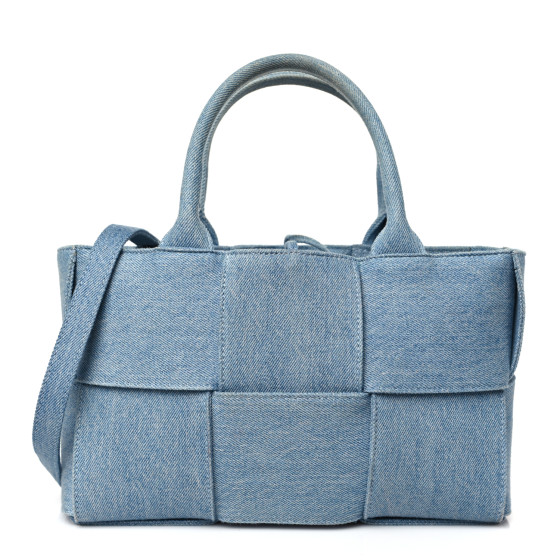 BOTTEGA VENETA DENIMｘINTRECCIATO スモール トートバッグ BOTTEGA VENETA Denim Maxi Intrecciato Mini Arco Tote Blue