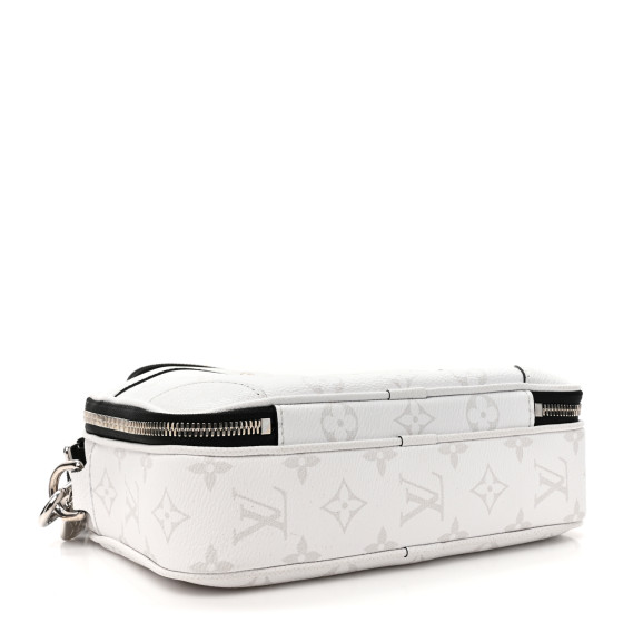 アクセサリー Louis Vuitton M10993 Taiga Authentic LOUIS VUITTON Taiga Zippy round zipper Long Wallet