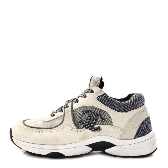 CHANEL スニーカー 37 LIGHT GREY CHANEL Laminated Calfskin Suede CC Sneakers 37 Silver Light