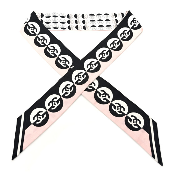 【CHANEL】24P CC Logo Signature Printed Silk Twilly Bandeau CHANEL Black White Silk CC Twilly Scarf Bandeau – AYAINLOVE