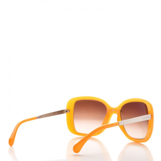 CHANEL - らん鮮やかなイエロー CHANEL CC Logo Sunglasses Yellow 5229Q 52304 | FASHIONPHILE
