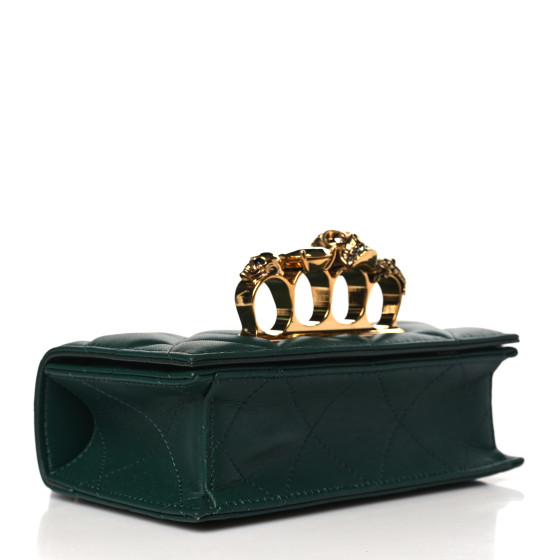 【送料&関税込】Alexander McQueen Quilted Flap Shoulder Bag ALEXANDER MCQUEEN Lambskin Quilted Knuckle Shoulder Bag
