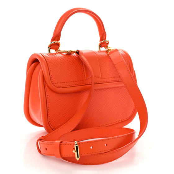 【国内発送】Louis Vuitton Hide & Seekバッグ エピ The Louis Vuitton Hide & Seek Bag Comes In Fun Playful Hues