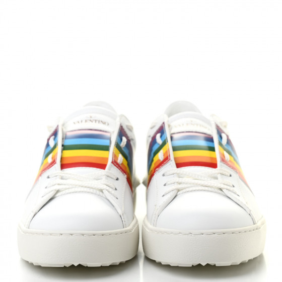 ♪直営アウトレット♪VALENTINO ROCKSTUD スニーカー 各色 ロックスタッズ アンタイトルド マイクロスタッズ付きカーフ