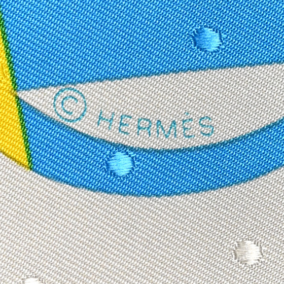 HERMES Silk Bouclerie Moderne Plumetis Scarf 70 Craie Bleu