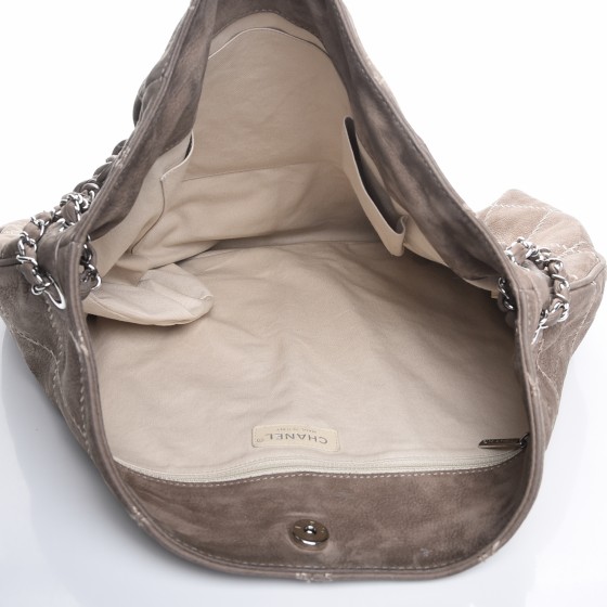 いつもの私を、ちょっと特別に【CHANEL】Grand Sac HOBO CHANEL GRAND SAC HOBO BAG BLACK