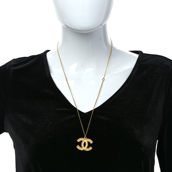 CHANEL Metal CC Necklace Matte Gold