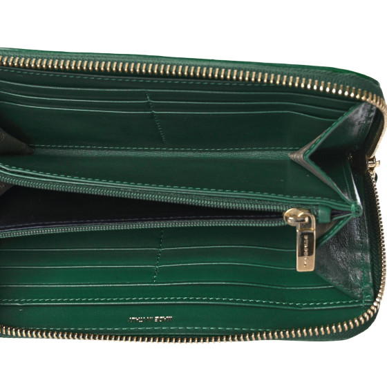 Burberry★素敵！Vine Green Mini Leather Zip Around Wallet Burberry Vine Green Mini Leather Zip Around Wallet | eBay