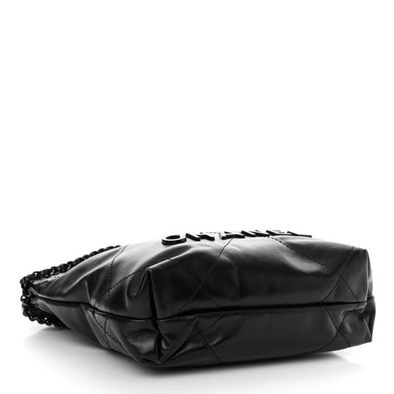完売間近！CHANEL 22 ミニ ショルダーバッグ So Black 数量限定 CHANEL Shiny Calfskin Quilted Mini Chanel 22 So Black