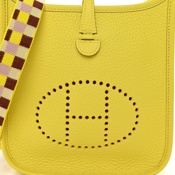 【コーデを明るく照らす】HERMES トライアングル Jaune Vif HERMES Taurillon Clemence Quadrille Evelyne TPM Lime Citron