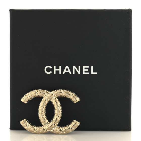シャネル　186 CHANEL Metal CC Diamond Quilted Brooch Light Gold 1700156