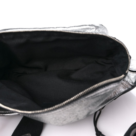 Saint Laurent シルバー メタリック ボディバッグ SAINT LAURENT Metallic Calfskin Ripstop Body Belt Bag Silver