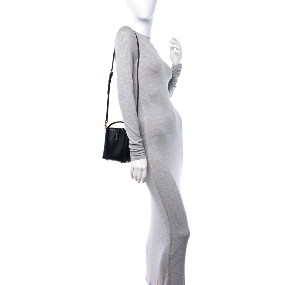 ショルダーバッグ・ポシェット LE 37 MINI BUCKET BAG SAINT LAURENT】LE 37 ミニ バケットバッグ シャイニーレザー
