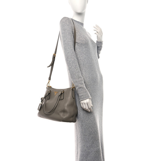 バッグ PRADA VITELLO PHENIX ARGILLA Prada Vitello Phenix Argilla Gray Leather Logo Plaque