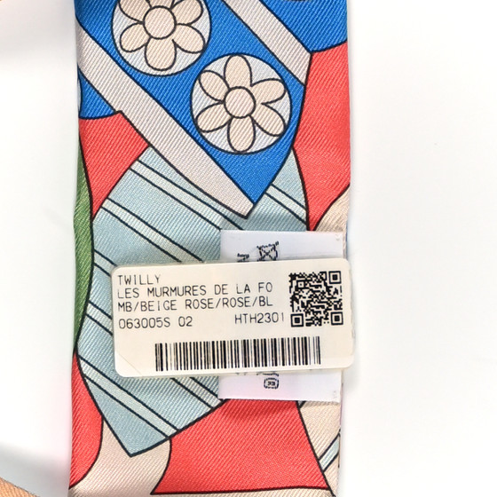 HERMES Silk Les Murmures De La Foret Twilly Beige Rose Bleu