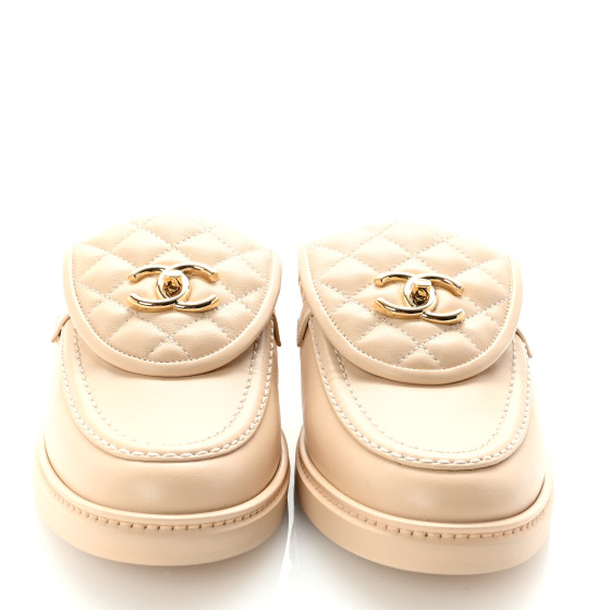 CHANEL ベージュ レザー CHANEL Lambskin Quilted CC Turnlock Mules 41 Light Beige