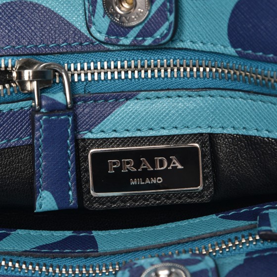ボレロ・ショール Prada Turquoise printed foulard in twill Prada Turquoise Printed Foulard In Twill – LOZURI®