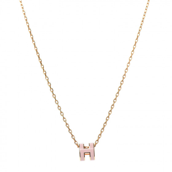 【ピンクカラーが大人な可愛い◎】HERMES Loop Medor pendant PM loop-pendant--072933CD09-worn-