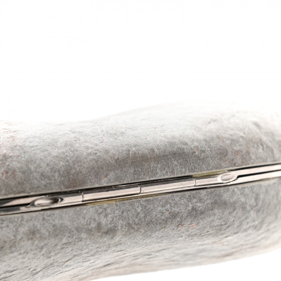 【可愛い♪】BOTTEGA VENETA ミニ ロッククリスタルクォーツ BOTTEGA VENETA Pebble Rock Mini Chain Clutch Grey 1010106