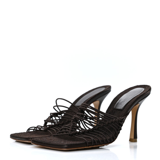 直営店直送/BOTTEGA VENETA/RAFFIA SANDALS 太めヒール 大人気☆ BOTTEGA VENETA Raffia Elasticized Stretch Mule Sandals 37
