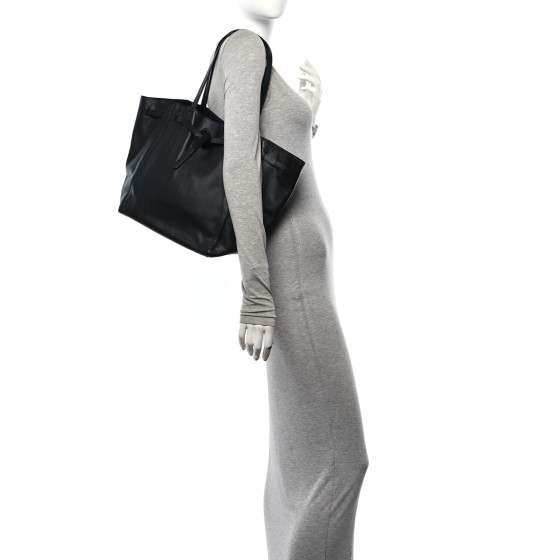 国内即発【CELINE】CABAS PHANTOM SMALL with BELT 18902 BLACK CELINE Soft Grained Calfskin Small Belt Cabas Phantom Medium
