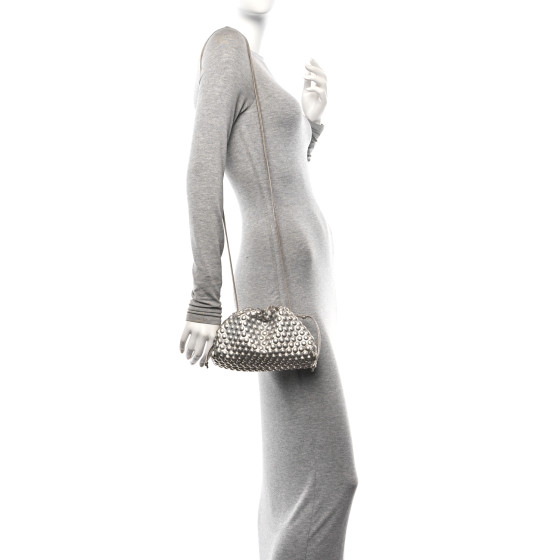【可愛い♪】BOTTEGA VENETA ミニ ロッククリスタルクォーツ ロッククリスタルクォーツミニ ドロップ ピアス| Bottega Veneta