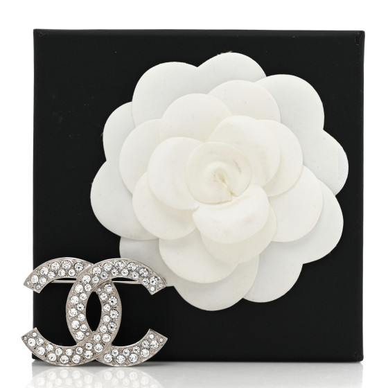 【CHANEL】ENAMEL FLORAL BROOCH エナメル フローラル ブローチ CHANEL Metal Resin Flower Brooch White 1678218 | FASHIONPHILE