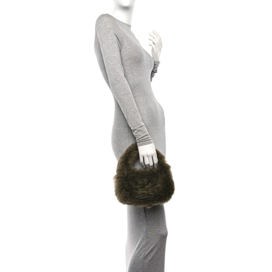 【MiuMiu】Wander shearling hobo bag Ivory Wander Shearling Hobo Bag | Miu Miu