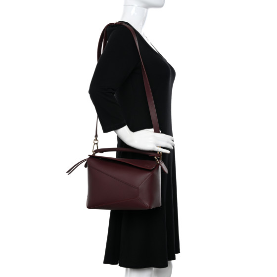 25SS new/LOEWE パズルフォールドレザークラッチ Bag Burgundy LOEWE Puzzle Fold leather clutch | NET-A-PORTER