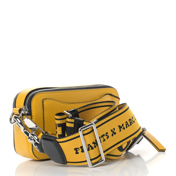 Marc Jacobs x Peanuts★素敵！Leather Camera Bag Woodstock MARC JACOBS X PEANUTS Saffiano Woodstock The Snapshot Camera