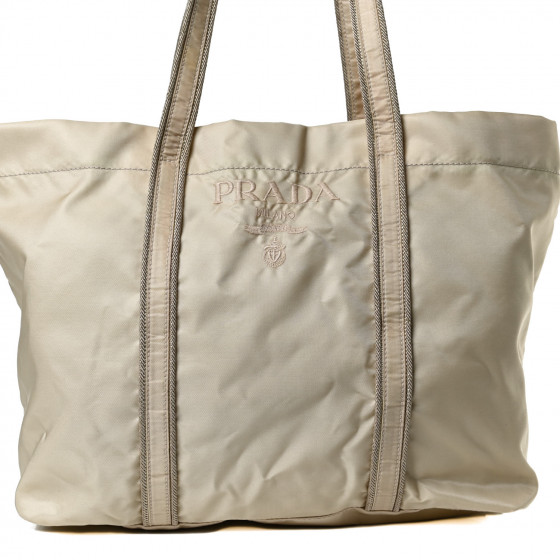 バッグ PRADA TESSUTO NYLON LOGO TOTE HAND BAG PRADA Tessuto Nylon Logo Tote Lino 920442 | FASHIONPHILE