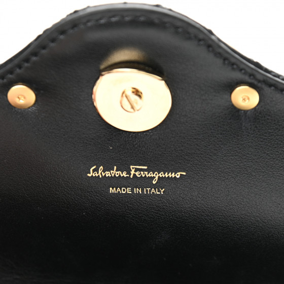 ショルダーバッグ・ポシェット FERRAGAMO QUILTED GANCINI MINI BAG 直営店☆Ferragamo☆エレガント♪GANCINI ショルダーバッグ