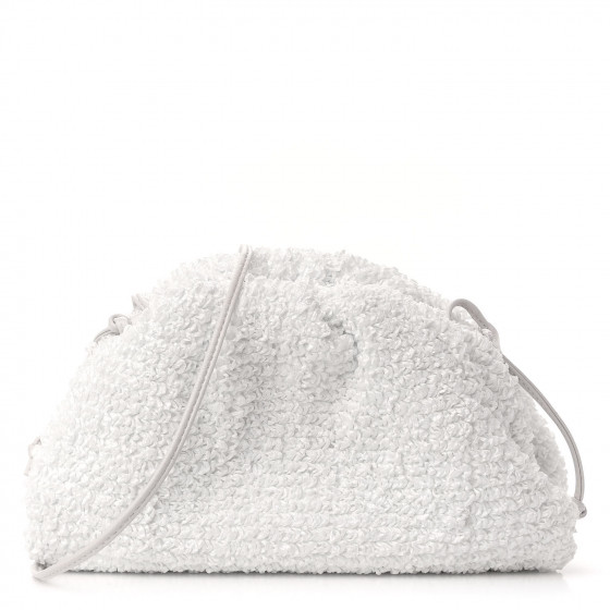 直営店☆BOTTEGA VENETA☆THE POUCH Boucle Raffia ポーチバッグ BOTTEGA VENETA Boucle Curly Raffia The Mini Pouch White
