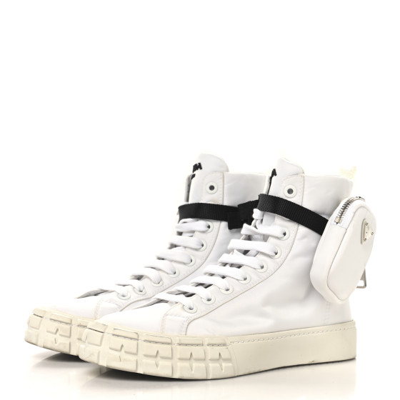 PRADA Re-Nylon Gabardine Metal Triangle Logo Wheel Pouch PRADA Re-Nylon Gabardine Metal Triangle Logo Wheel Pouch