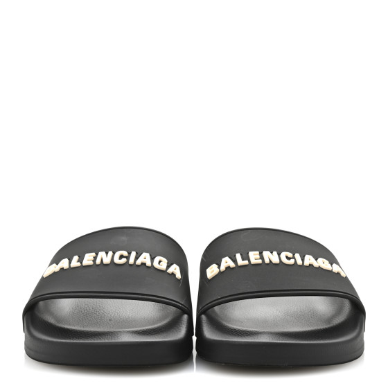 靴 balenaciaga Logo Rubber Slides Logo rubber slides in beige - Balenciaga | Mytheresa