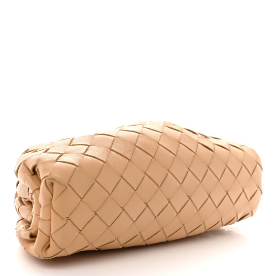 クラッチバッグ BOTTEGA VENETA THE POUCH MINI CLUTCH IN INTRECCIATO NAPPA Bottega Veneta Mini Intrecciato Leather Pouch Clutch | Saks
