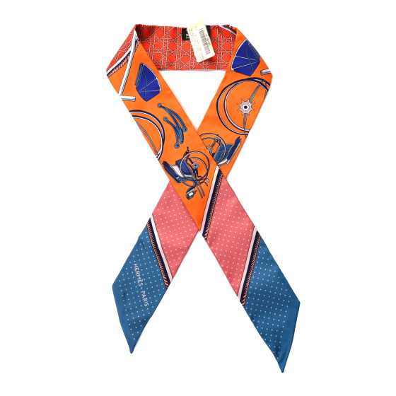 【HERMES】LES VOITURES A TRANSFORMATION ツイリー アレンジ◎ HERMES Silk Les Voitures A Transformation Twilly Orange