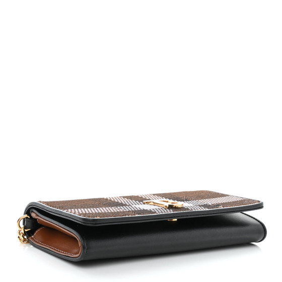 BURBERRY ファーポンチョ ba74d91f5051aa3e5083aa282a0ba6