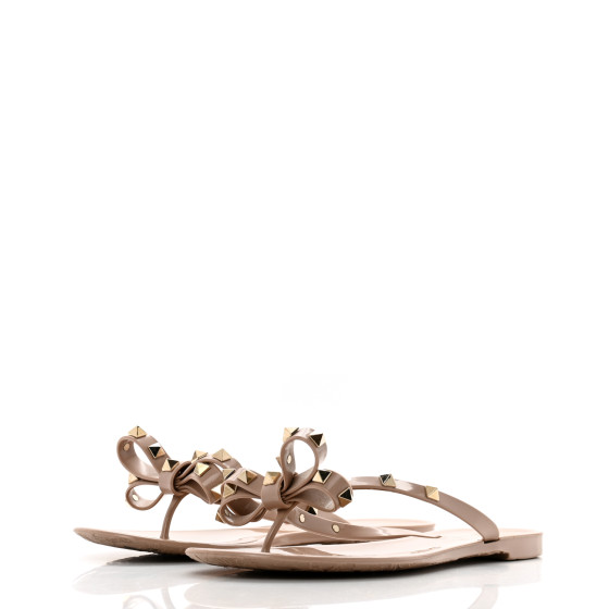 関税込 VALENTINO GARAVANI Rockstud PVC thong sandals 300816 Valentino Garavani Rockstud PVC Flat Thong Sandals | Neiman