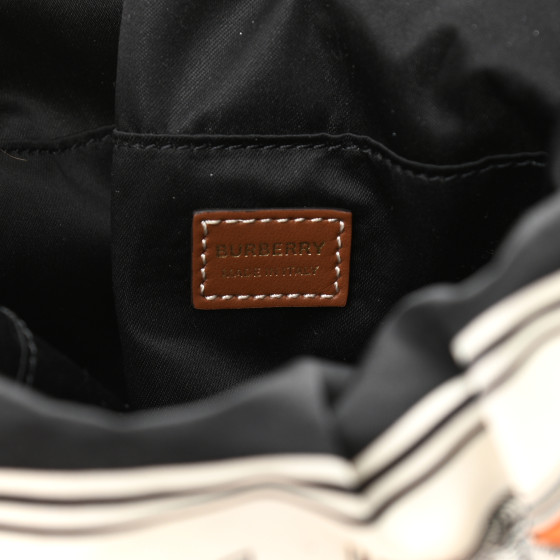 BURBERRY トロストリンクトラックハンツ 8043522127505 A9545 BURBERRY Satin Mythical Alphabet Drawstring Pouch Orange
