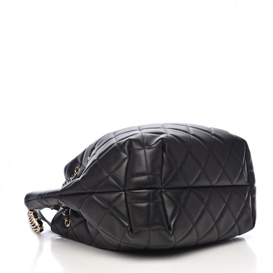 みな CHANEL Lambskin Quilted CC Dweller Drawstring Tote Black