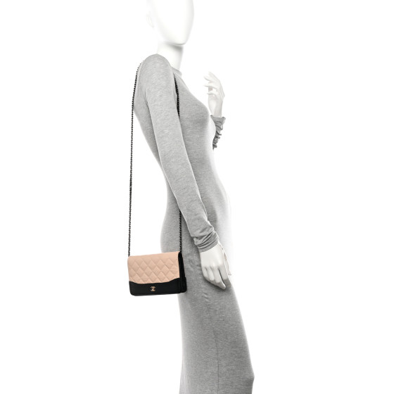 その他 GABRIELLE CHANEL Chanel Beige/Black Quilted Calfskin Leather Gabrielle Clutch