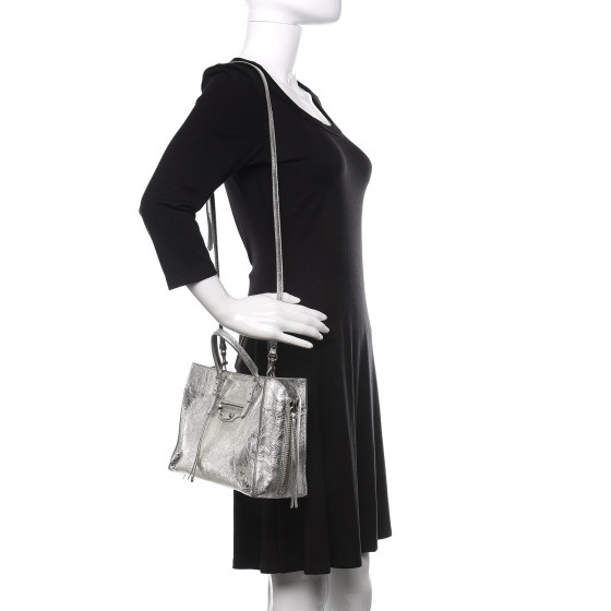Pページ　A42 BALENCIAGA Metallic Calfskin Papier A6 Zip Around Tote