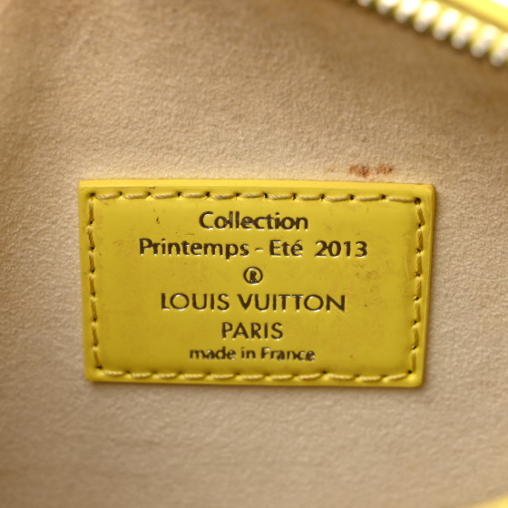LOUIS VUITTON エピ　イエロー　トワレポーチ　横幅24センチ LOUIS VUITTON エピ イエロー トワレポーチ 横幅24センチ