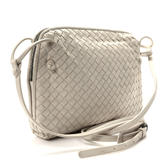 【BOTTEGA VENETA】Intrecciato Nodini Cross Bag ライトグレー BOTTEGA VENETA Nappa Intrecciato Nodini Crossbody Messenger