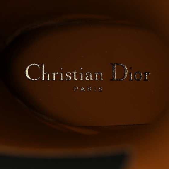 Dior NOMAD-D ムートンブーツ ブラック 37.5 Dior NOMAD-D ムートンブーツ ブラック 37.5