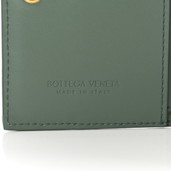 24PF new/BOTTEGA VENETA フラップウォレット Wallet Green BOTTEGA VENETA Intrecciato leather wallet | NET-A-PORTER