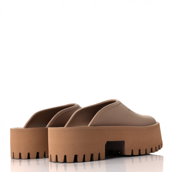 累積売上総額第１位【GUCCI★グッチ】ELEA PERFORATED G SANDALS Gucci 55mm Elea Perforated G Platform Sandals In Black
